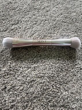 SEINT Dual-Ended Silver Makeup Brush - Double Precision Application powder brush